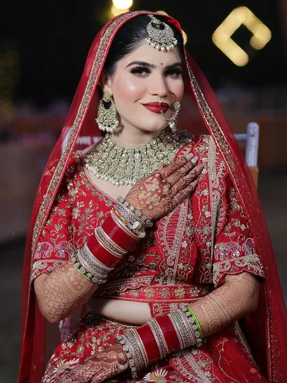 A portrait of the beautiful bride. Her confidence and smile are the best accessories to my makeup.