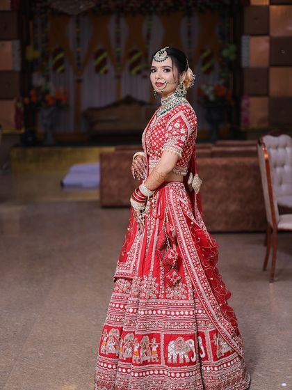 Another side view, capturing the complete look from head to toe.