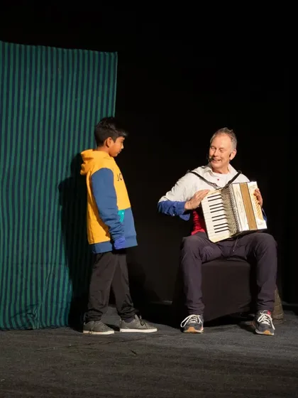 The Dutch puppeteer invites children from the audience to interact with him, making the show a fun and participatory event.