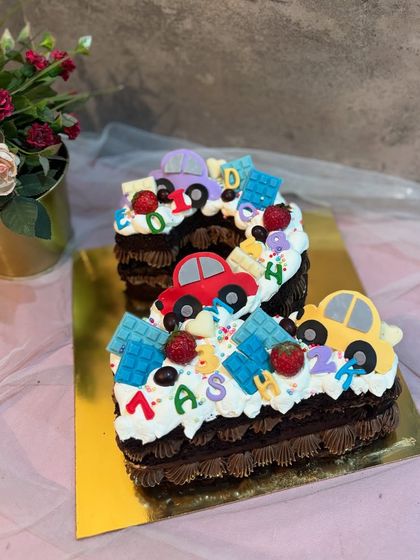 Uniquely Shaped & Sculpted Cakes photo 3