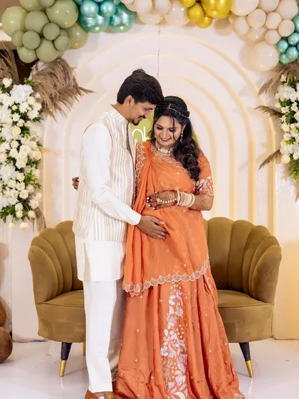 A sweet moment between the parents-to-be at their baby shower. My goal is to create a beautiful and comfortable space where families can relax and celebrate the new life they are about to welcome.