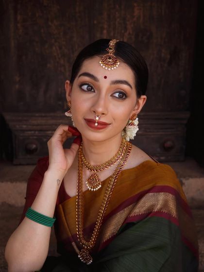 A duplicate of a jewelry shoot image.