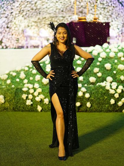 All dressed up for a stunning show with the London Dream Project. For themed weddings like this Gatsby-style event, we dress the part to enhance the atmosphere.