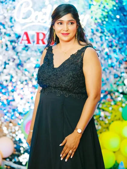 A beautiful portrait from the party. The makeup looks flawless even under the event lighting.