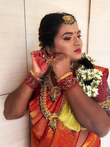 VLCC School of Beauty - Professional Makeup Artistry The Complete Bridal Collection photo 17