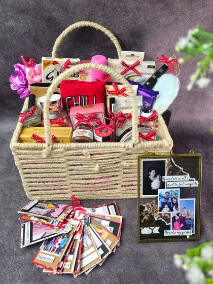 Arch - Personalized Merchandise Gift Hampers for Every Occasion photo 27
