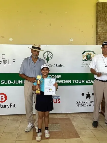 Dhriti Singh receives her 1st place trophy at the North Zone Sub-Junior Golf Tournament in Chandigarh.
