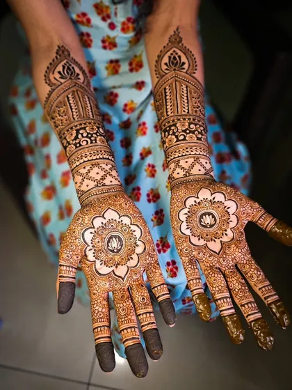 The beauty of a fresh application. My super smooth henna paste allows for incredibly detailed and sharp lines, perfect for complex bridal designs like this full-arm mandala pattern.