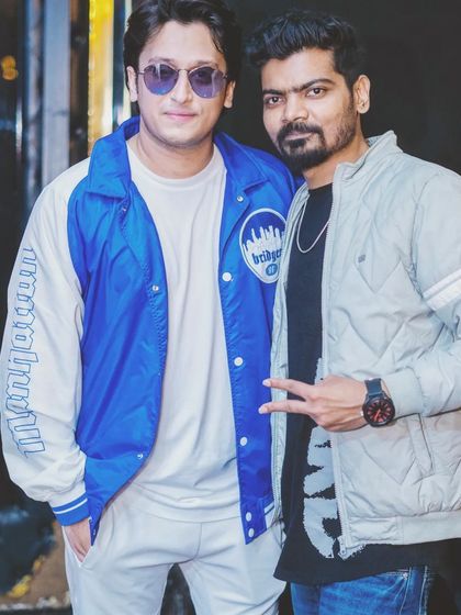 Hanging out with a fellow artist at White Lotus Club. It's always great to connect with other people who are passionate about music.