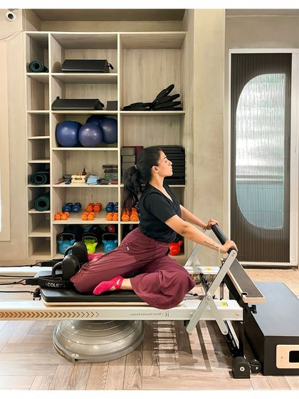 Flow, focus, and flexibility. This kneeling arm series on the Reformer not only tones the arms and back but also requires immense core control to maintain balance.