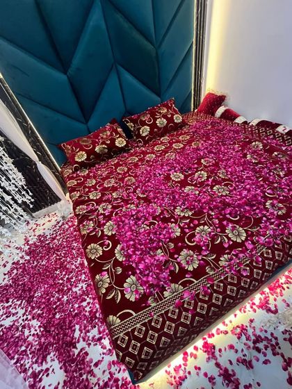 Romantic Room & First Night Setups photo 8