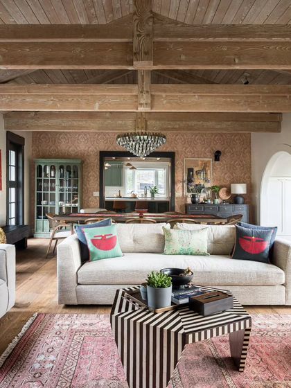 Full-Scale Transformations: International Residences photo 4