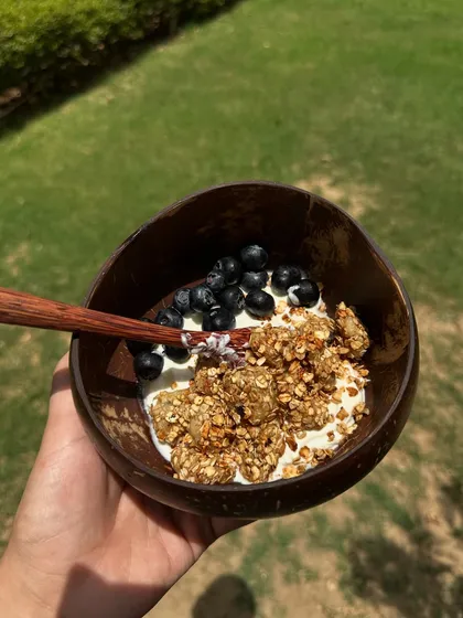 A healthy and delicious smoothie bowl, another small joy from my daily life.