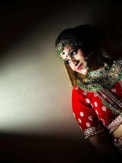 Elegant Bridal Portraits photo 17