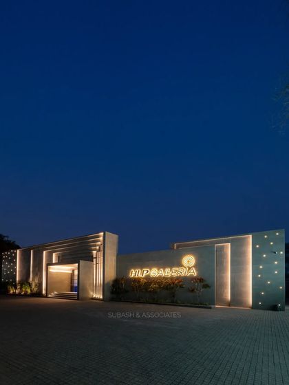 Commercial Architecture & Facades photo 7