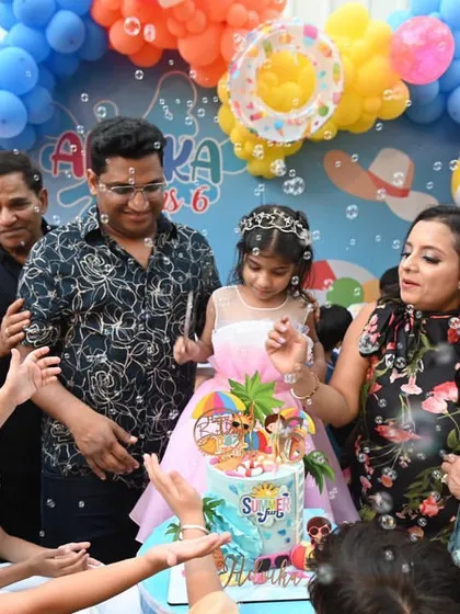Bubbles, cake, and the whole family together. This is what a perfect birthday celebration looks like at Playhouse.
