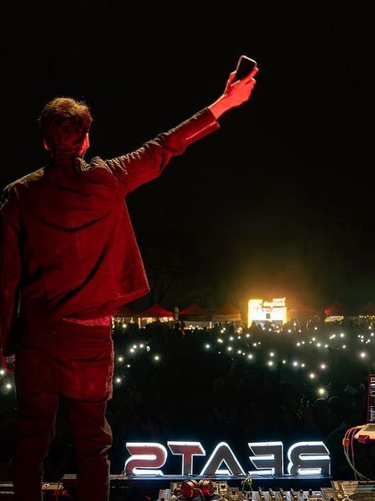 Taking a selfie with the thousands of fans at the JNC festival.