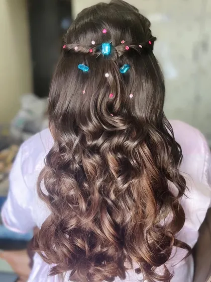Another angle of the creative and fun boho look.