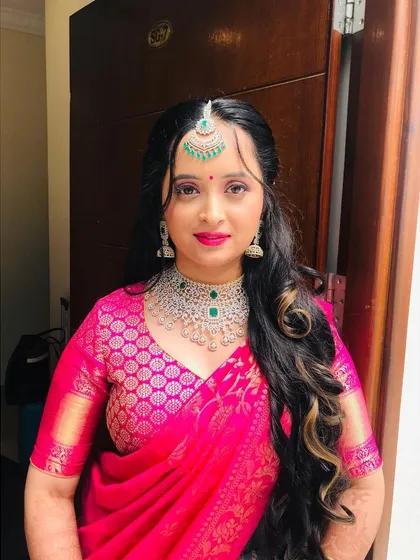 A close up of the makeup for the half saree look. I used pink tones on the eyes and lips to match her outfit perfectly.
