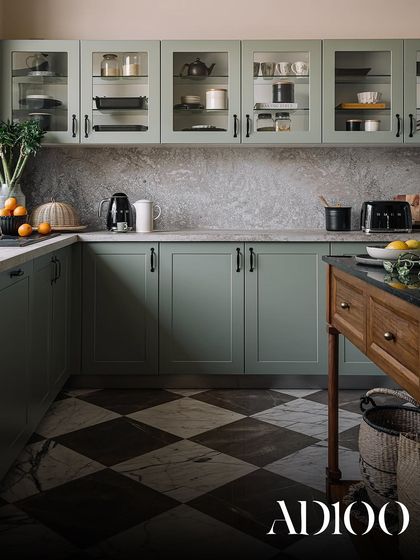 In the Spotlight: Awards & Features photo 12