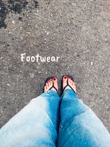Sometimes the details are as simple as your footwear. A pair of classic flip-flops are perfect for a relaxed day.