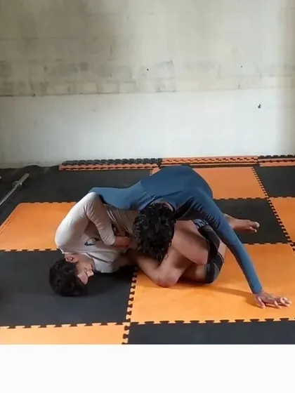 A typical afternoon no-gi BJJ session at our academy. We regularly have long rolling sessions, like 6 five-minute rounds, to build endurance and test our techniques under pressure.