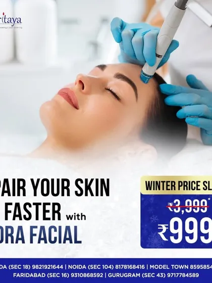 Get an instant boost of hydration and glow with my signature HydraFacial. This image shows the deep cleansing process that removes impurities and repairs your skin, making it perfect for a quick refresh before any event.