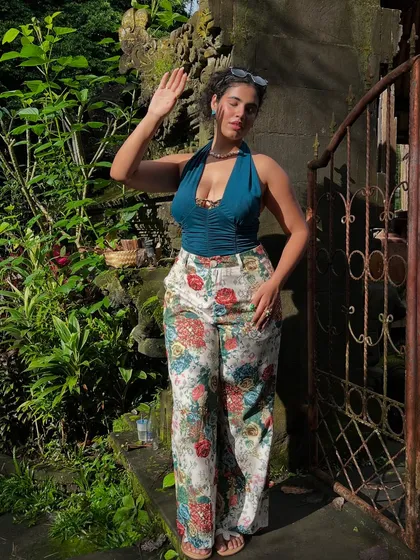 A final look at this perfect sightseeing outfit. It’s practical, comfortable, and totally Instagram-worthy.