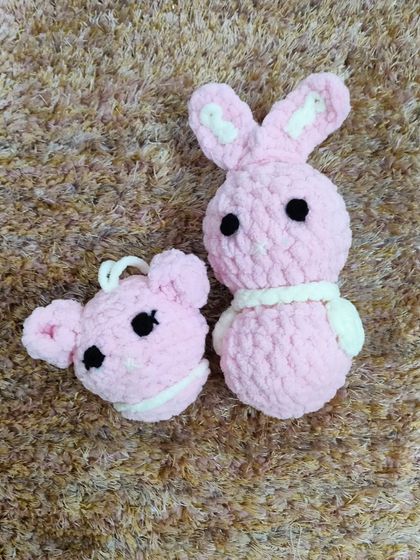 These mini toys are made with extra soft velvet yarn. This set includes a pink bunny and a small bear head.