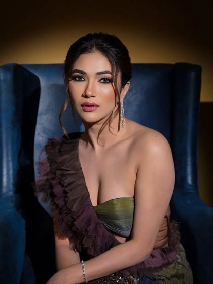 Sculptural Gowns & Cocktail Glam photo 33