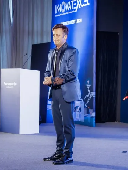 On stage for the Panasonic Partners Meet. The synergy of illusions and mentalism creates a powerful and engaging experience.