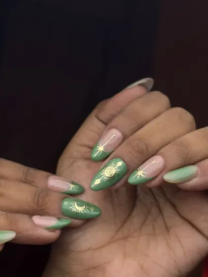 Artistic & Themed Nail Art photo 3