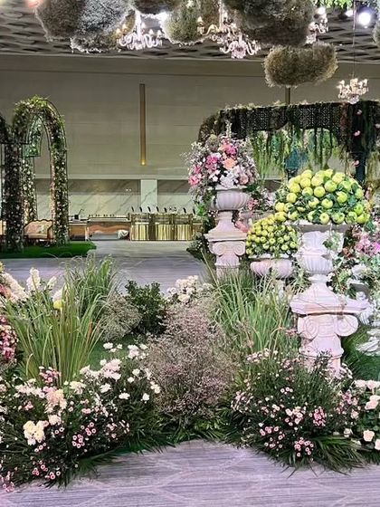 Ethereal Gardens: White & Green Decor photo 38