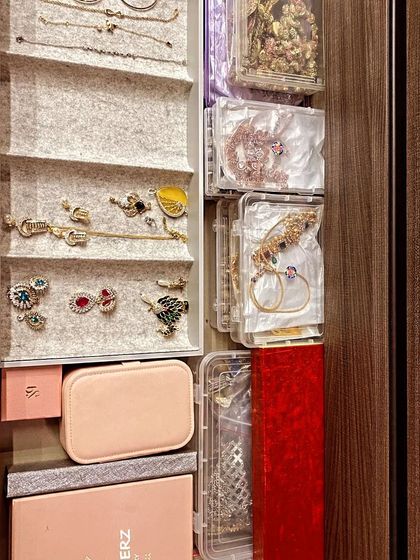Sort Story by Smriti - Virtual Organizing Consultation Accessorize with Order: Bags, Shoes & Jewelry photo 7