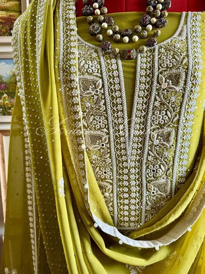 Another mannequin shot, providing a clear, straight-on view of the ensemble.