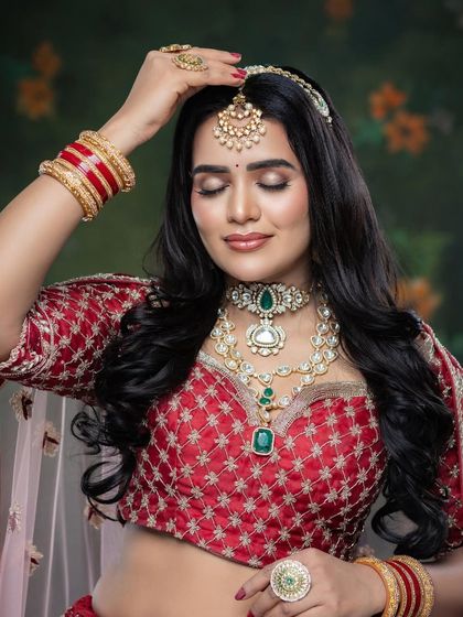 I created this absolutely stunning North Indian bridal look for my class, covering deep techniques for creating a dewy and glowing base.