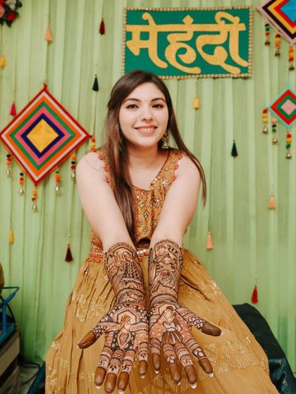 Intricate Bridal Mehendi photo 58