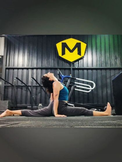 Curly Yoga Girl - Online Yoga Classes My Daily Practice: Stretches & Flows photo 14