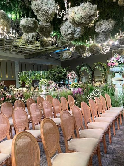 Ethereal Gardens: White & Green Decor photo 37