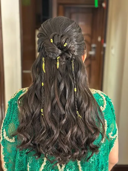 This style is all about creating a free-spirited, effortless look with beautiful details.