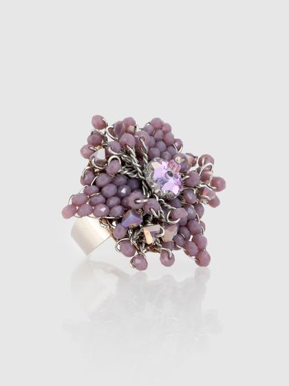 This purple floral ring is part of a set, but it's also a stunning statement piece on its own.