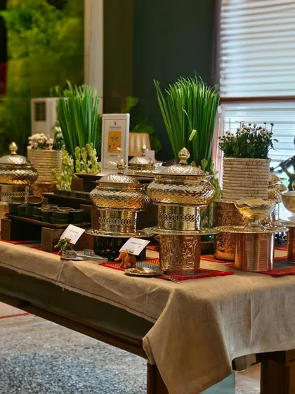 This is where cravings stop and indulgence begins. Our buffet tables feature traditional Indian serveware, including brass and copper pots, keeping food warm and adding a touch of rustic elegance.