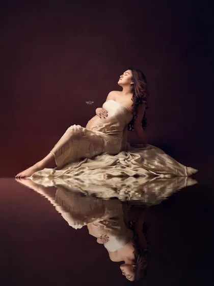 Let's get creative. I'll share my advanced editing secrets, including how to create unique artistic effects like this stunning reflection shot, helping your work stand out from the crowd.