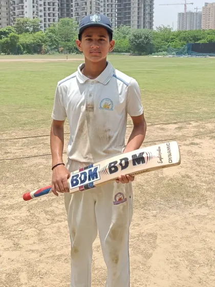 Himanshu Rawat receiving the Best Fielder award for his excellent batting and fielding in the U-16 tournament. He scored a brilliant 74 runs not out.