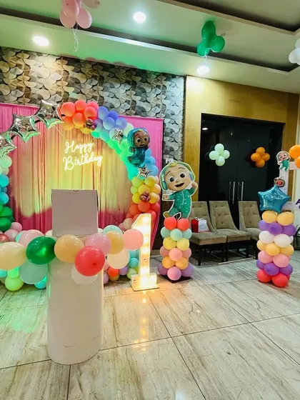 A colorful and fun Cocomelon themed birthday party. I use character cutouts, themed balloon pillars, and a bright backdrop to create an immersive experience for the kids.