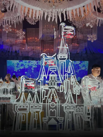 This ice sculpture of a castle was the centerpiece of our frozen-themed bar. We work with talented artists to create custom ice carvings that align with your event's vision, adding a unique and artistic focal point.