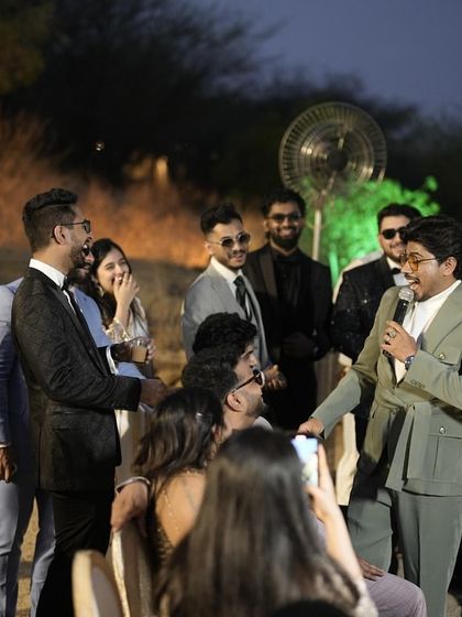 Another glimpse from the royal Muslim wedding in Jaisalmer. Crowd interaction is the heart of my job, and I tailor my approach to match the family's values and traditions.