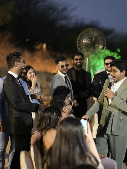 Another glimpse from the royal Muslim wedding in Jaisalmer. Crowd interaction is the heart of my job, and I tailor my approach to match the family's values and traditions.