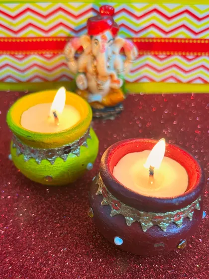Swap your regular tea lights with our beautiful terracotta scented candles. They are perfect for decorating your rangoli and come in a pack of six vibrant colors.