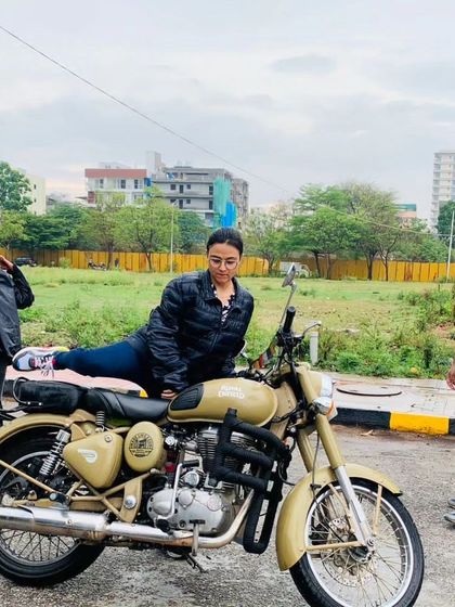 A fun balance drill to build core strength and stability on the bike. It's not just about riding; it's about becoming one with the machine.